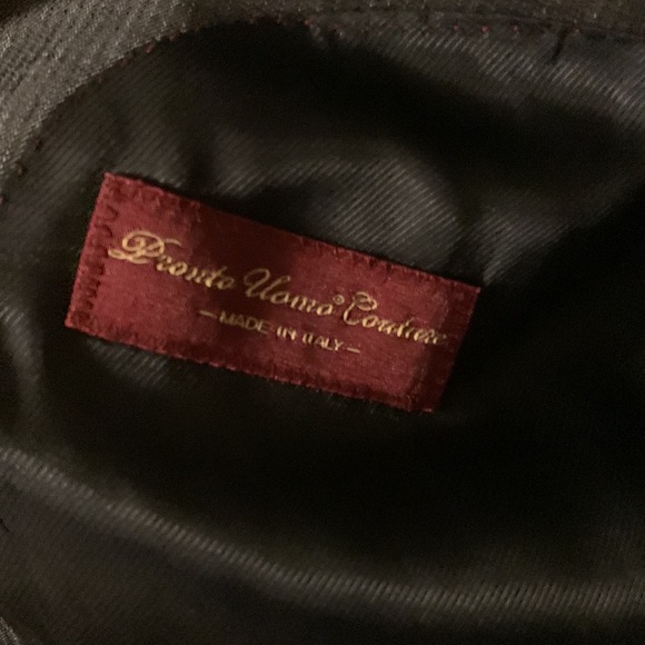 Italian made mens suit only worn once. - Picture 5 of 9